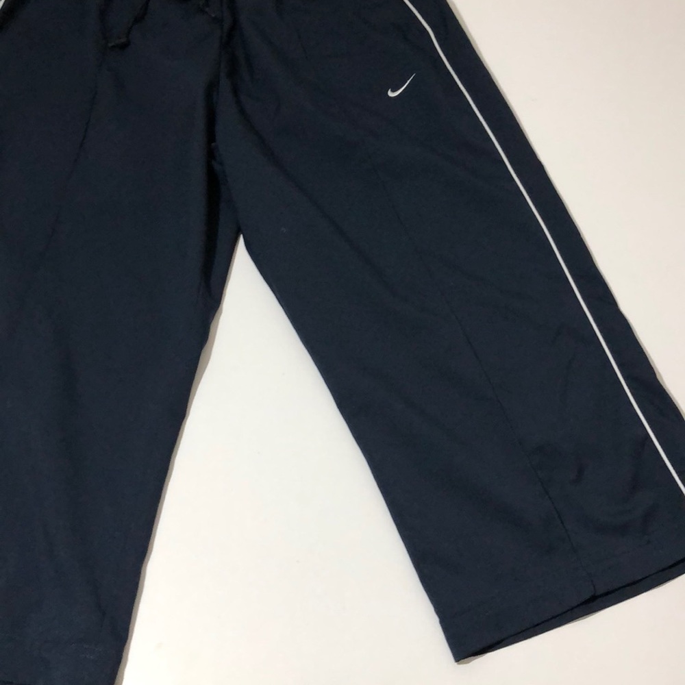 Nike capris - Picture 2 of 5